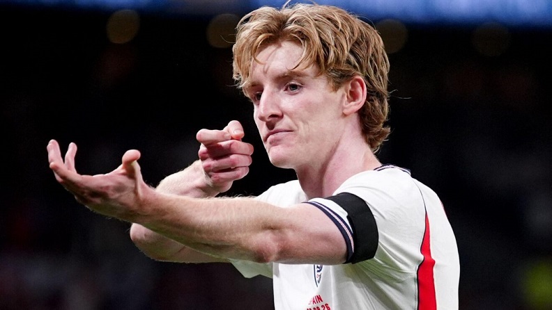 Anthony Gordon kokee, ettei häntä arvosteta riittävästi FC Barcelonassa eikä Englannin maajoukkueessa
